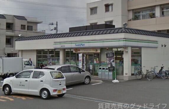 コンビニ　ファミリーマート太秦丸太町店（コンビニ）まで827m