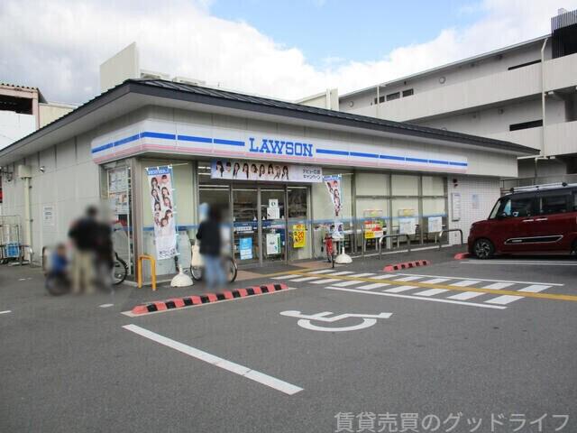 コンビニ　ローソン太秦開日町店（コンビニ）まで773m