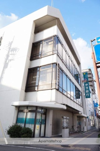 銀行　伊予銀行一万支店（銀行）まで323m