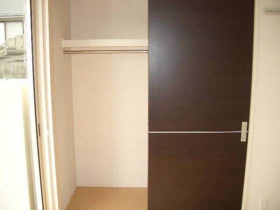 収納　※別の部屋の写真です。
