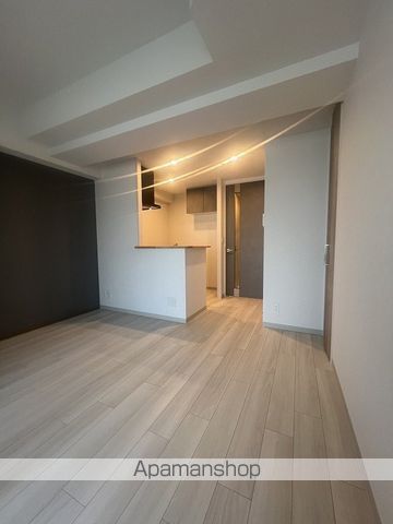 地下鉄谷町線 南森町駅 徒歩1分 14階建 築2年の居間写真