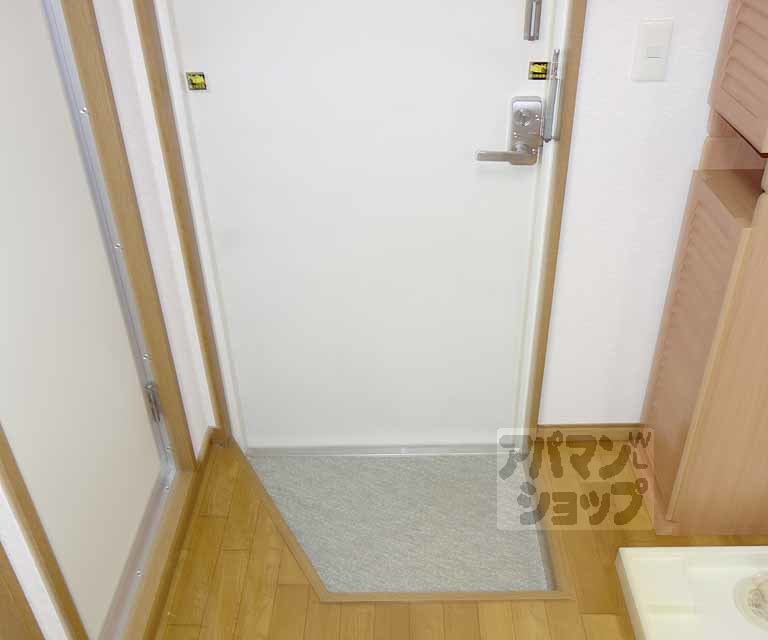 メゾンヴィナーシャの玄関写真