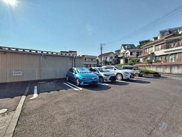 駐車場　駐車場