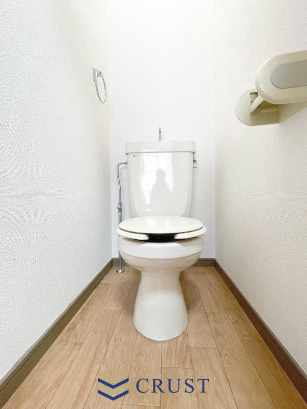 地下鉄七隈線 薬院駅 徒歩6分 3階建 築31年のトイレ写真