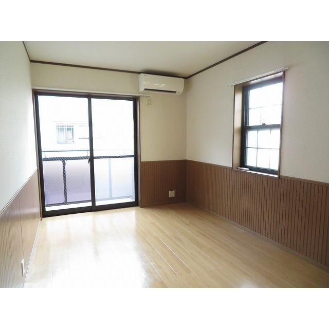 居室・リビング　＊同間取りの別部屋です。