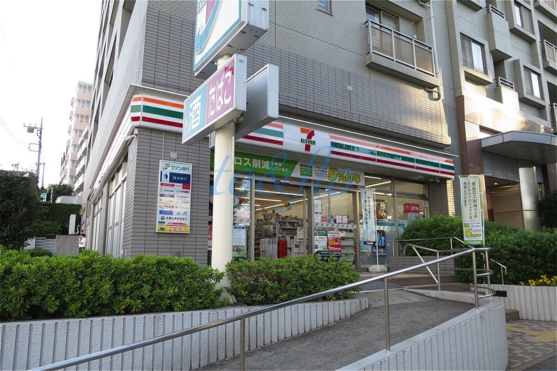 コンビニ　セブンイレブン 川崎鷺沼駅前店（コンビニ）まで732m