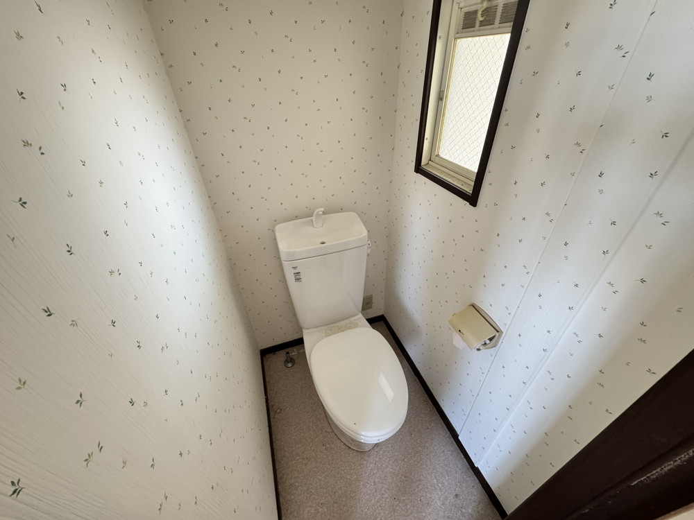 近鉄大阪線 恩智駅 徒歩5分 2階建 築39年のトイレ写真