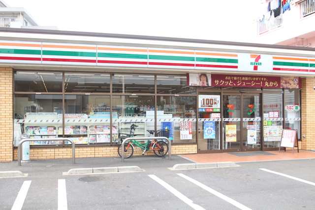 コンビニ　セブンイレブン（コンビニ）まで114m