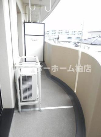 バルコニー　外からの目が気にならないバルコニーで洗濯物が干せます