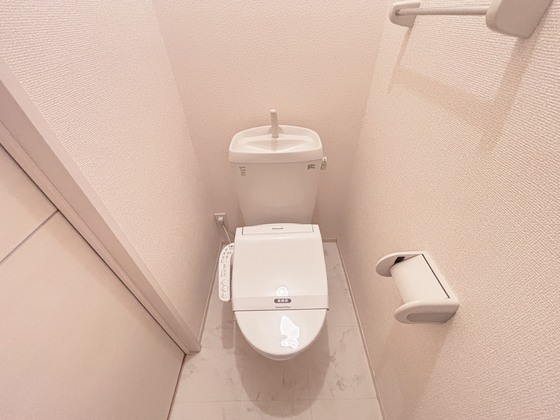 トイレ　温水洗浄便座