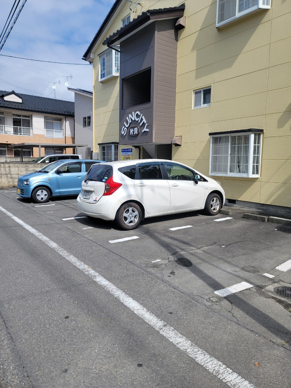 【サンシティ片貝の駐車場】