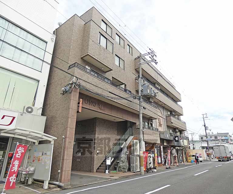 京都市北区北野上白梅町のマンションの建物外観