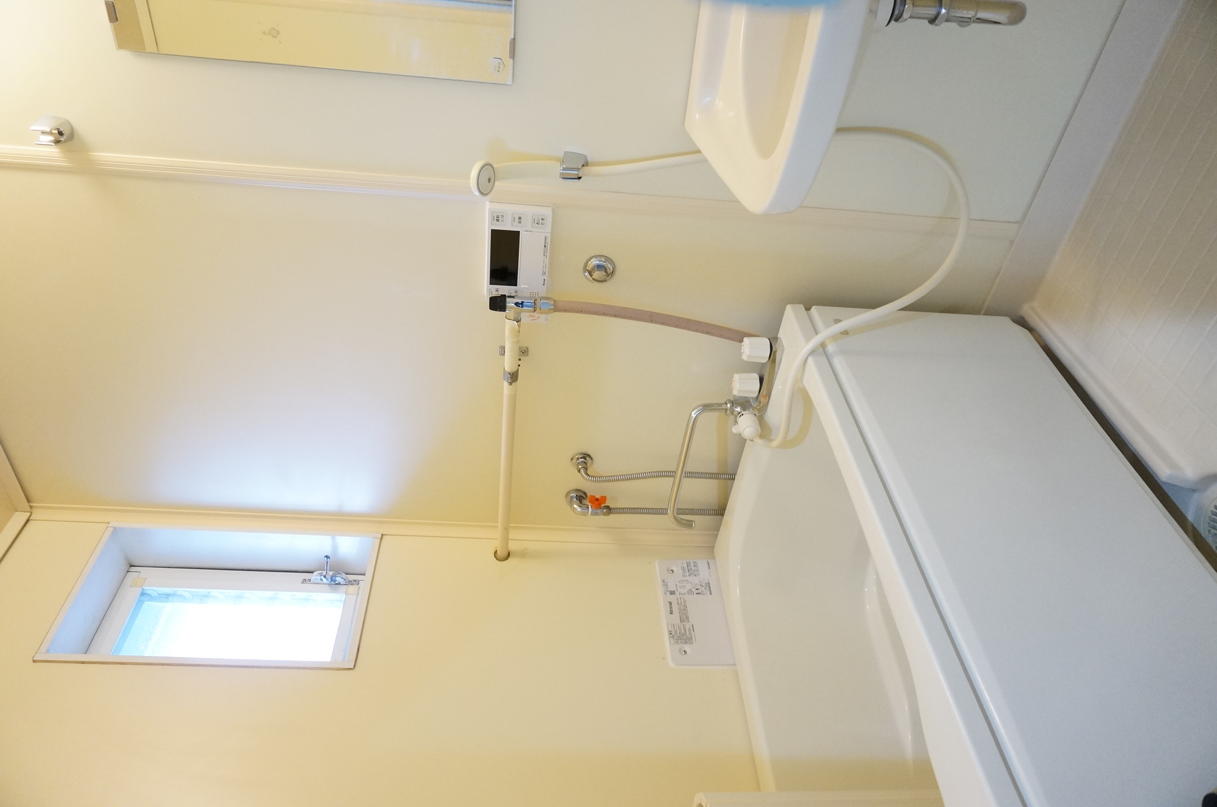 バス・シャワールーム　追い焚き機能付です。