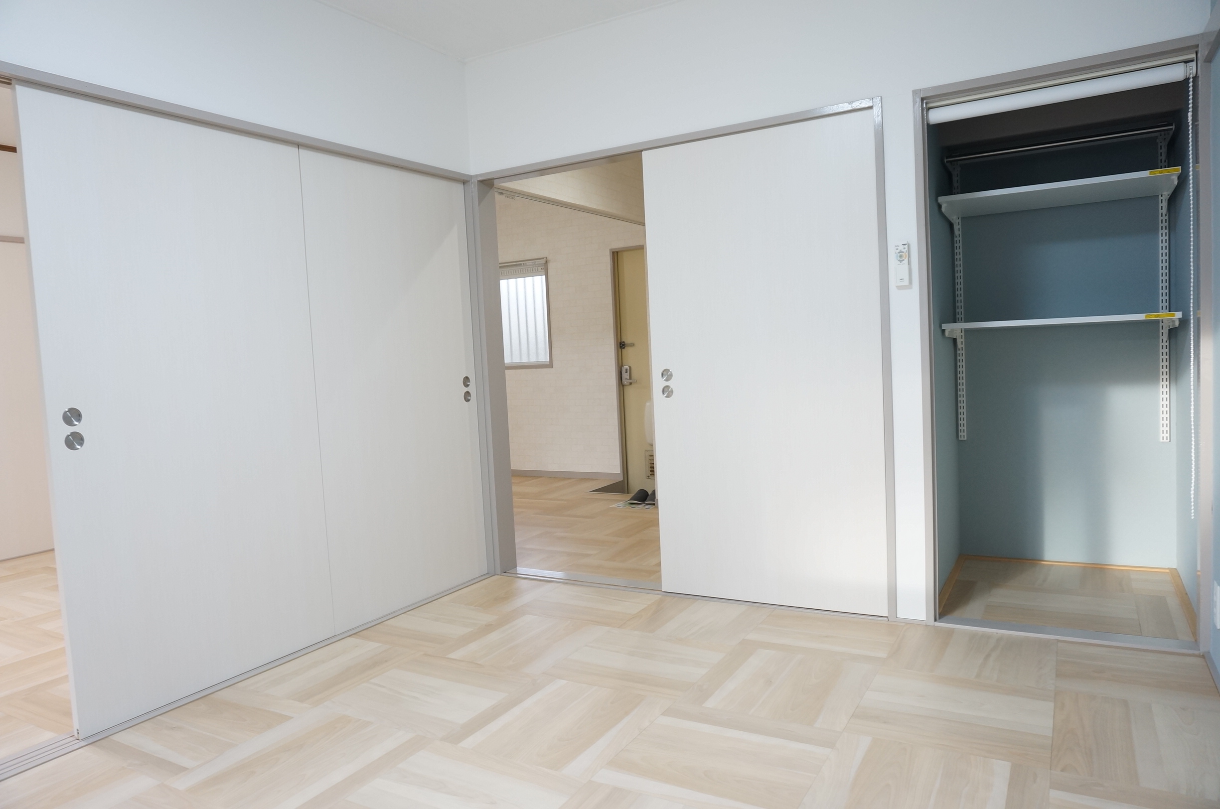 その他設備　ロールカーテンで隠せます