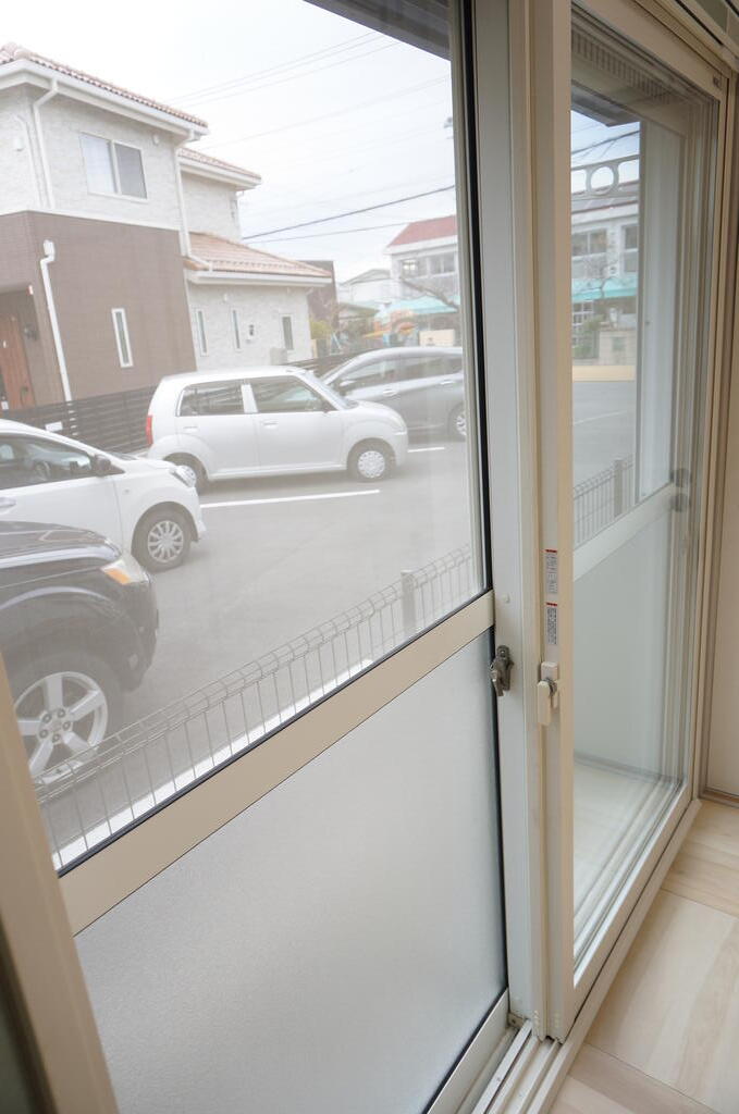 その他　内窓インプラス完備。防音・断熱性に優れます。