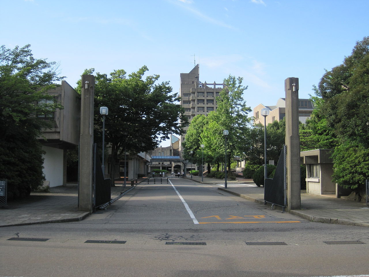 大学・短大　私立金沢工業大学（大学・短大）まで1201m