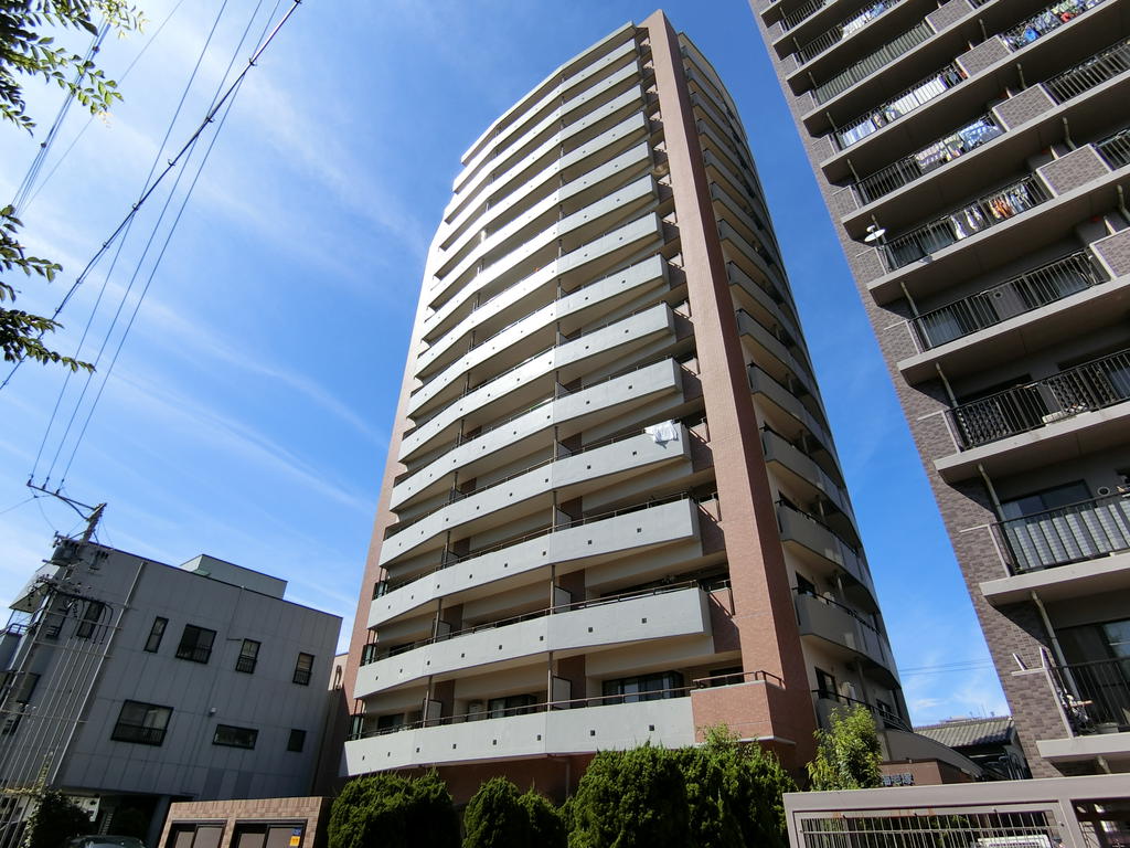 浜松市中央区海老塚のマンションの建物外観