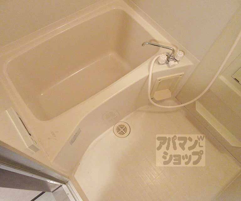 バス・シャワールーム　ゆったりバスルーム！