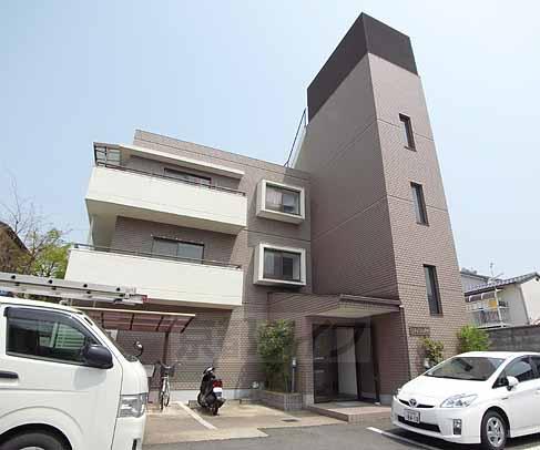 京都市伏見区深草フケノ内町のマンションの建物外観