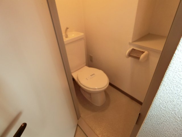 トイレ　トイレもきれいです