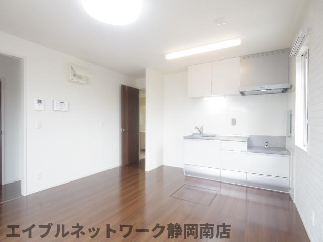 その他設備　おしゃれな居間です