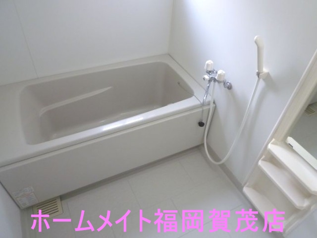 地下鉄七隈線 賀茂駅 徒歩7分 2階建 築22年の風呂写真