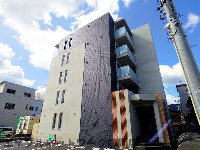 静岡市葵区南田町のマンションの建物外観