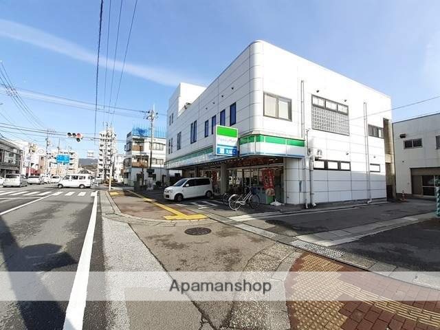 コンビニ　ファミリーマート高知上町五丁目店（コンビニ）まで227m