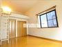居室・リビング　角部屋のため、二面採光のお部屋です。