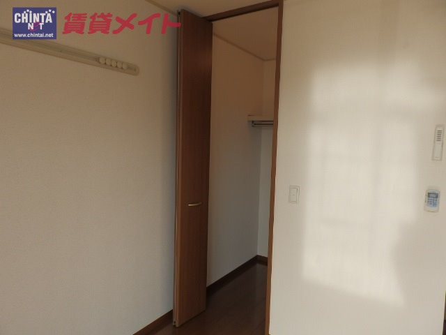 【津市高茶屋小森上野町のアパートの収納】