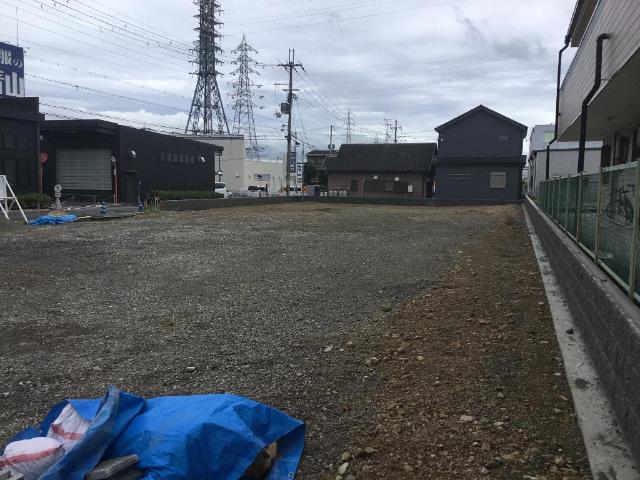 【岸和田市下松町のアパートの建物外観】