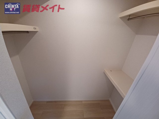 【ラフィネ高茶屋IIの収納】