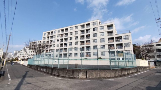 泉丘コーポラスA　2号棟の建物外観