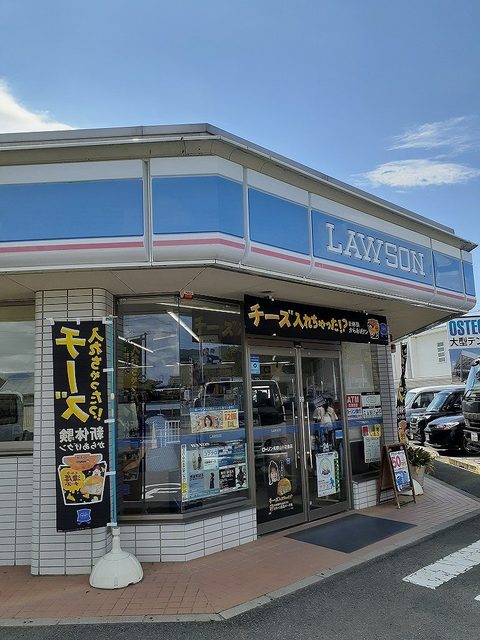 【和歌山市西田井のアパートのコンビニ】