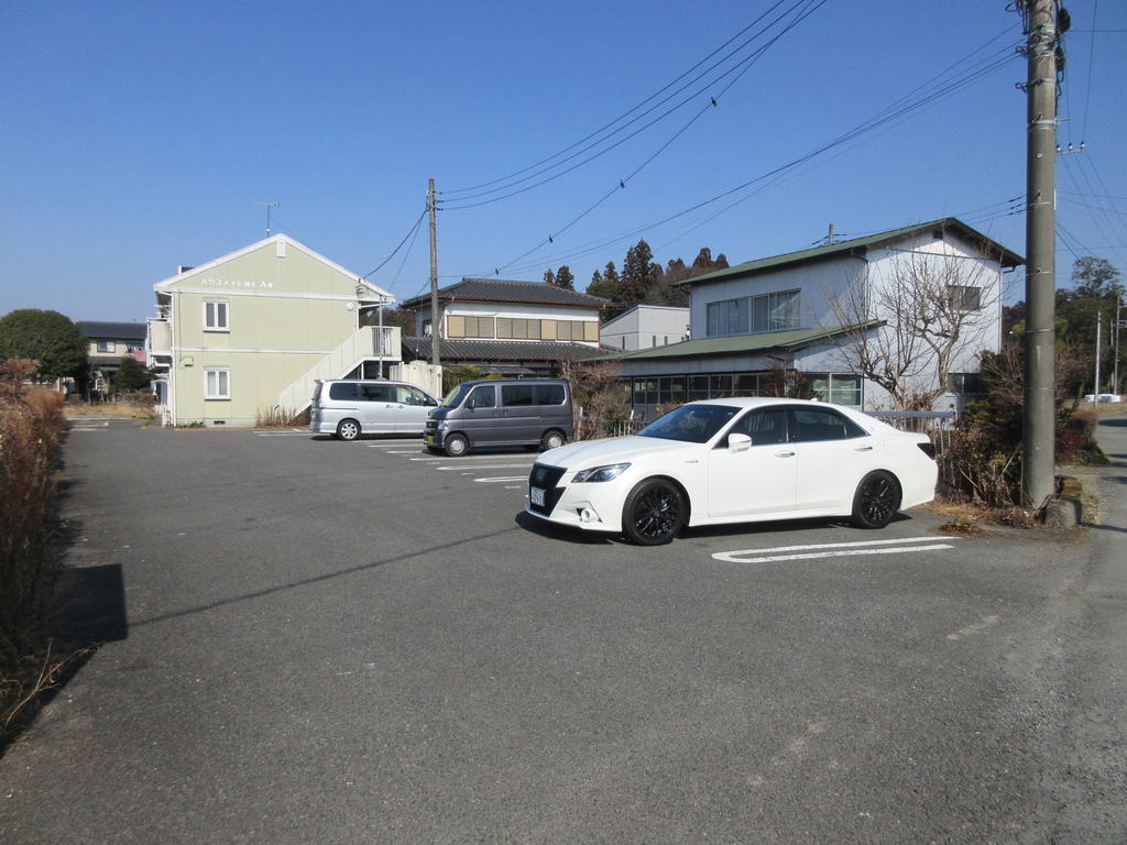 【メゾン那須塩原B棟の駐車場】