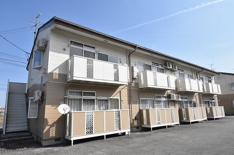 郡山市日和田町のアパートの建物外観