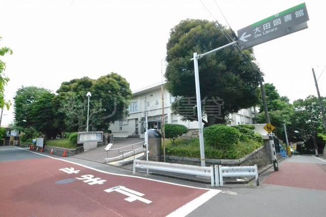 【サンテミリオン田園調布南の図書館】