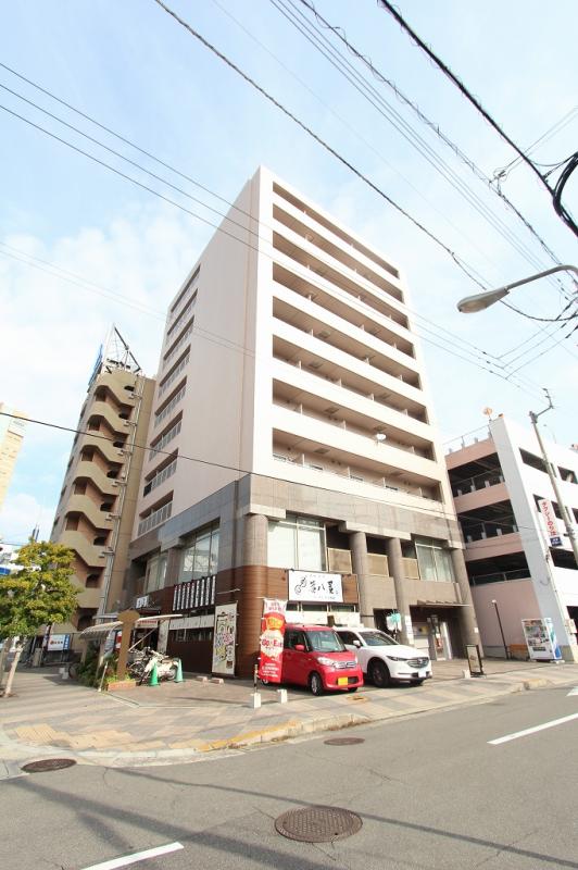 【高松市西の丸町のマンションの建物外観】