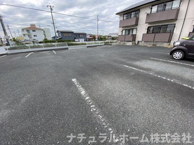 【豊橋市牟呂中村町のアパートの駐車場】