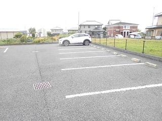 【レオネクストサンパティの駐車場】