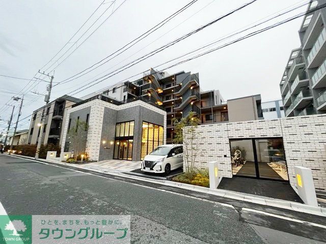 【江戸川区松江のマンションの建物外観】