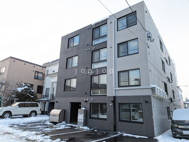 【札幌市白石区本郷通のマンションの駐車場】