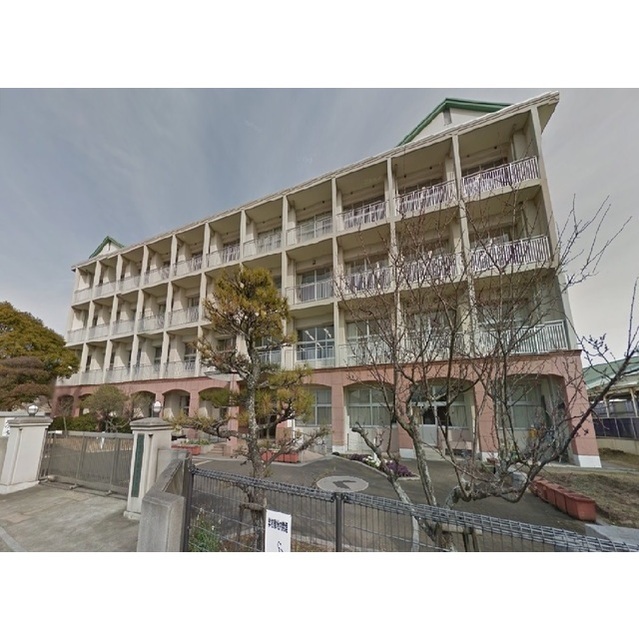 中学校　鶴崎中学校（中学校）まで1300m