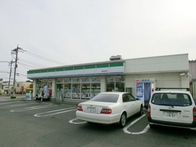 コンビニ　ファミリーマート成田店（コンビニ）まで380m