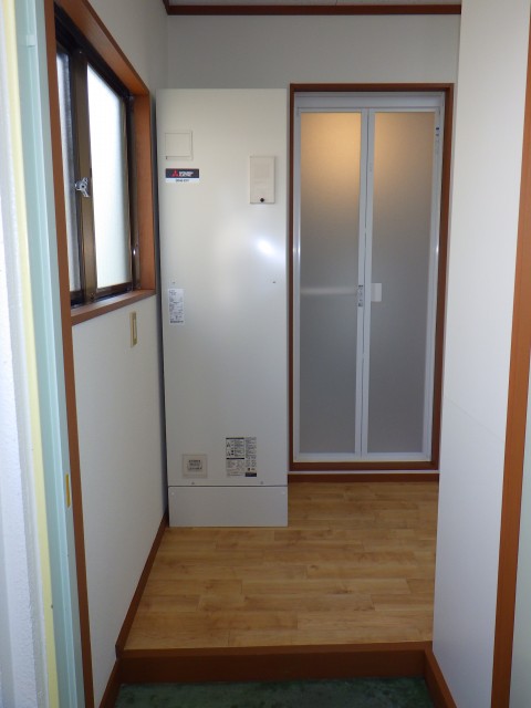 その他部屋・スペース　電気温水器