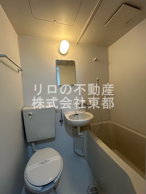 バス・シャワールーム　お掃除がしやすい洗面台付き３点ユニットです☆