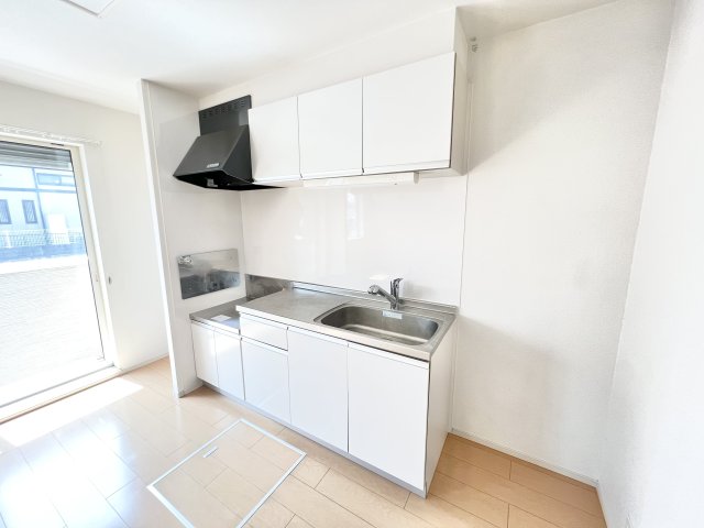 キッチン　※別部屋参考写真