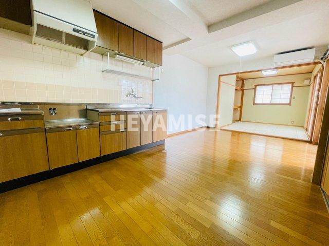 居室・リビング　※同物件反転タイプの写真でございます※現況を優先します※