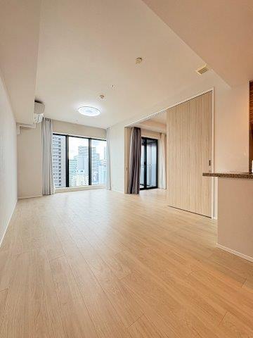 居室・リビング　ＬＤＫ約１４．２帖／※家具家電は撤去予定