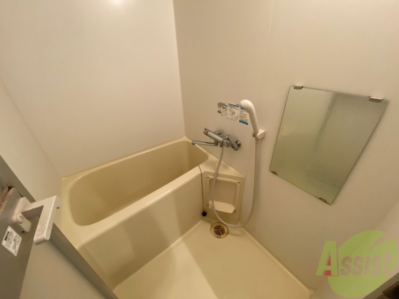 バス・シャワールーム　お風呂になります。一日の疲れを癒してくださいね。